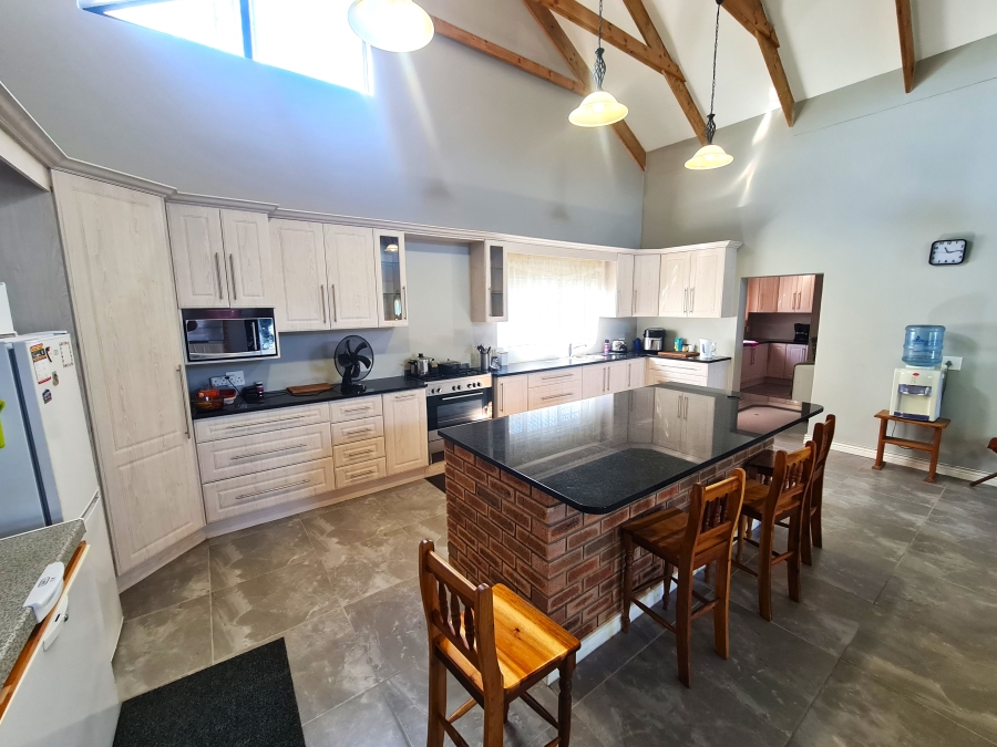 5 Bedroom Property for Sale in Noorsekloof Eastern Cape